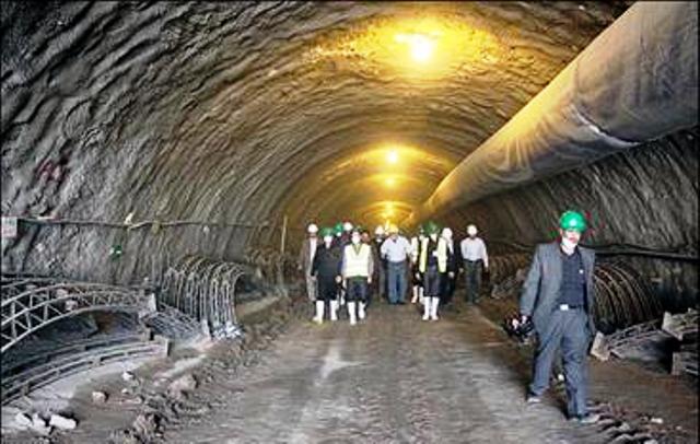  تونل قلاجه تا 3 ماه آینده  به بهره برداری می رسد/مسافت گیلانغرب به کرمانشاه 15 کیلومتر کوتاه تر می شود
