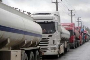 تردد تانکرهای حامل سوخت عراقی از مرز پرویزخان از سر گرفته شد
