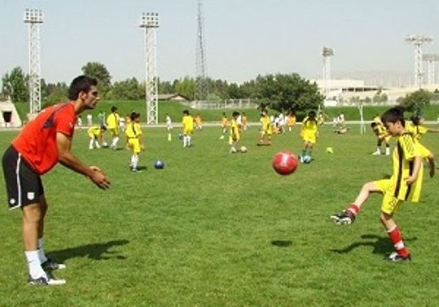 ادامه هفته سوم رقابت های فوتبال نوجوانان استان با پیروزی تیم استعدادهای گیلانغرب