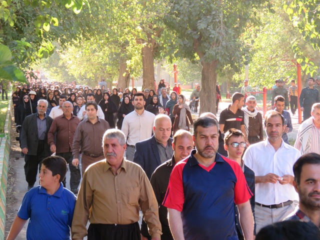 همایش 2 هزار نفری پیاده روی خانوادگی در گیلانغرب برگزار شد+ تصاویر
