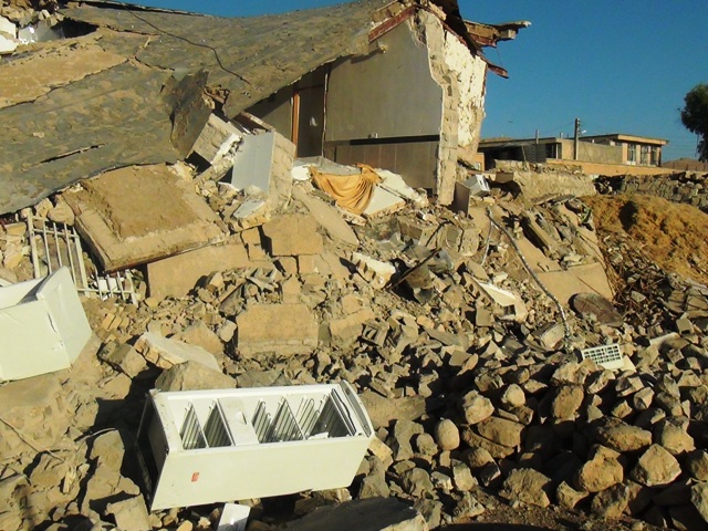 حجم بالای خسارت زلزله در شهرستان گیلانغرب/گیلانغرب هم نیازمند یاری مسئولان استانی است + عکس