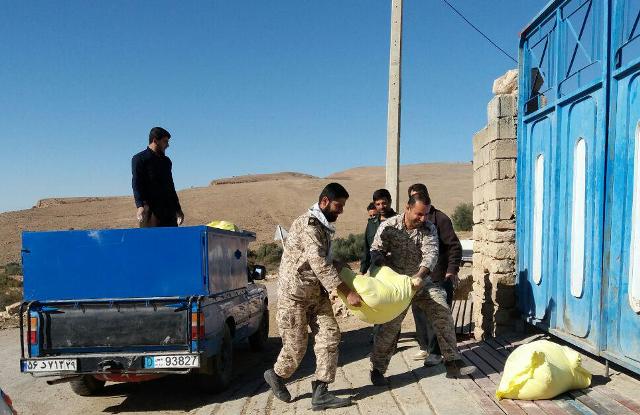  روایت تصویری از خدمت رسانی سپاه در مناطق زلزله زده + تصاویر