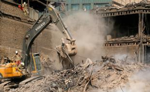 آواربرداری ۲۴ هزار و ۵۰۰ واحد در مناطق زلزله زده