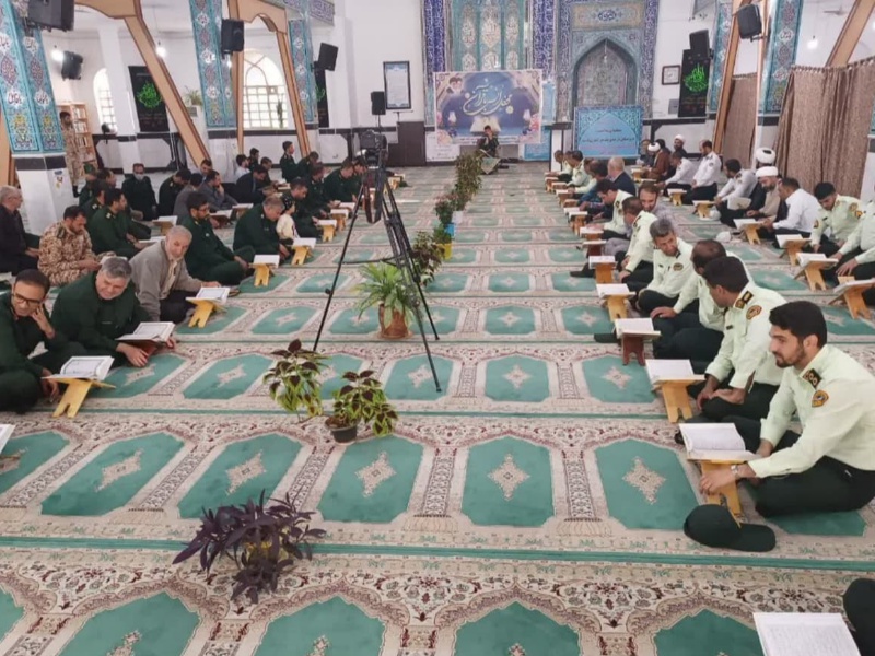 محفل انس با قرآن کریم  در مسجد جامع شهرستان گیلان غرب برگزار شد +تصاویر