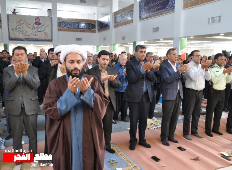 نماز عید فطر درگیلانغرب  اقامه شد+ تصویر