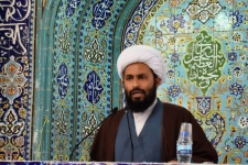 گاهی سکوت کردن، کنار کشیدن، خودش کمک به فتنه است