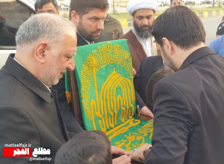 حضور پرچم متبرکه امام رضا. ع. فضای شهر گیلانغرب را معطر کرد+عکس