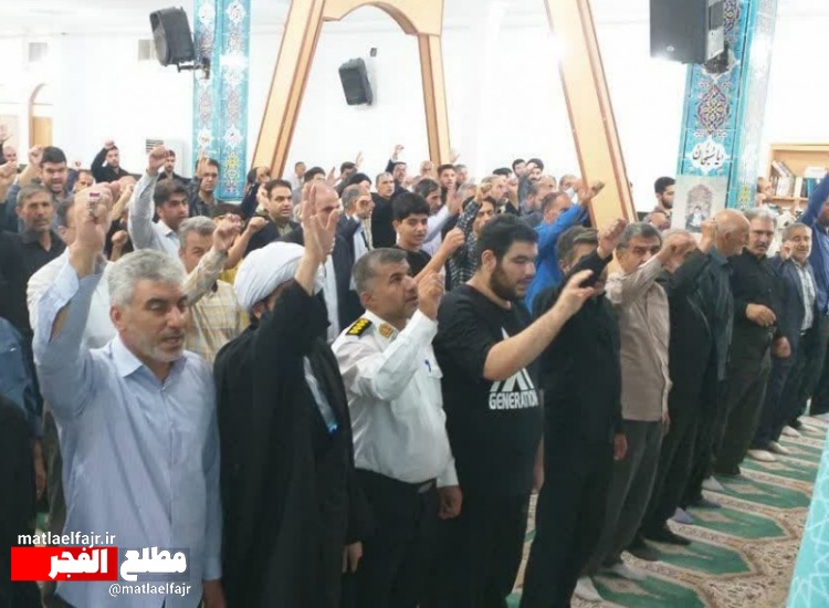 صفوف به هم پیوسته و دشمن شکن مردم  گیلانغرب در مصلای نماز جمعه مسجد جامع +تصاویر