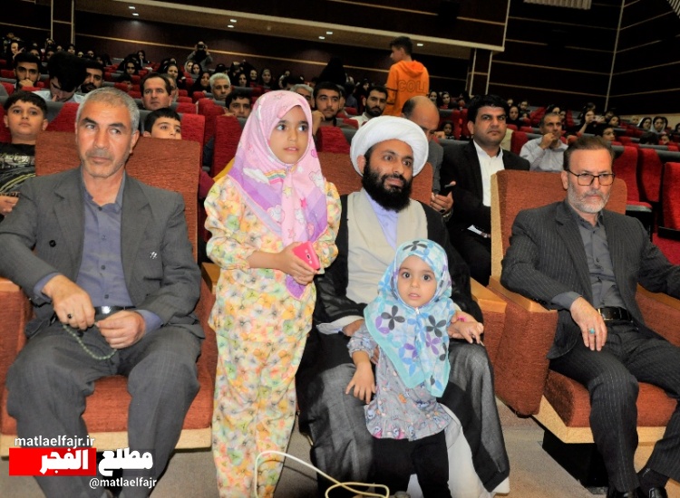 جشن میلاد حضرت محمد (ص) و امام جعفر صادق (ع) در شهر گیلانغرب برگزار شد +عکس