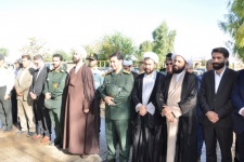 همزمان با هفته ناجا مزار شهدای گیلانغرب عطر افشانی شد +عکس