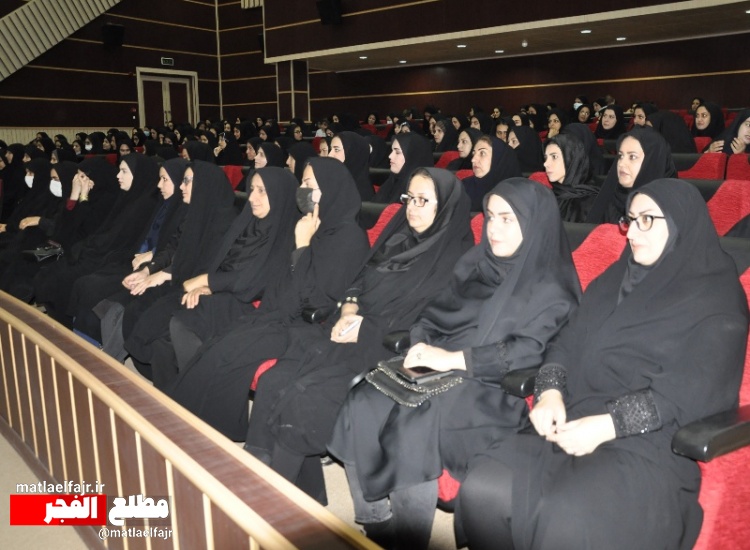 اهل قلم و رسانه ها در مسیر جهاد تبیین، زندگی و خاطرات شهدا را مکتوب کنند+عکس