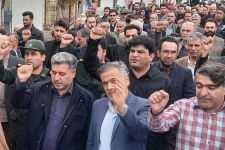 راهپیمایی نمازگزاران گیلانغرب در محکومیت اقدام تروریستی گلزار شهدای کرمان +عکس