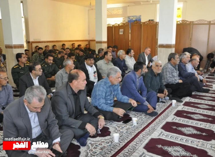 مسئولان گیلان غرب در اولین روز هفته دفاع مقدس با امام جمعه دیدار کردند