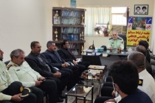 ارتباط چهره با چهره  فرمانده انتظامی با مردم گیلانغرب در هفته نیروی انتظامی +عکس