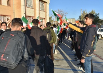 ۲۲۰ دانش‌آموز گیلانغربی راهی جبههای عملیاتی غرب کرمانشاه شدند+عکس
