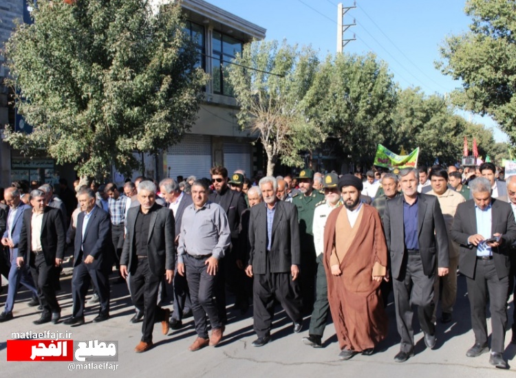 روایتی رسانه‌ای از شکوه حضور مردم گیلان‌غرب در راهپیمایی ۱۳ آبان و روز دانش‌آموز