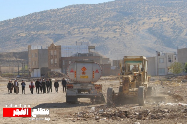 آغاز کارزار "محله کرامت" در شهرک شهید رجایی گیلان‌غرب / مسئولان پای دردِ دل مردم نشستند+عکس