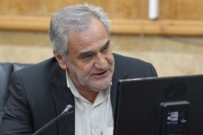 تابلوهای راهداری ایلام در جغرافیای کرمانشاه بدون خسارت جمع‌آوری و به محل اصلی منتقل شدند