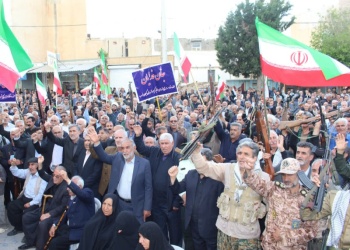 طنین لبیک "جان‌فدایان امام رضایی(ع) " گیلان‌غرب به خورشید هشتم و آرمان‌های انقلاب+عکس