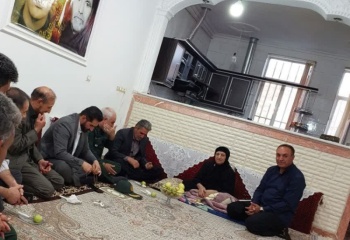 تکریم خانواده  معظم شهدا در دهستان چله گیلانغرب