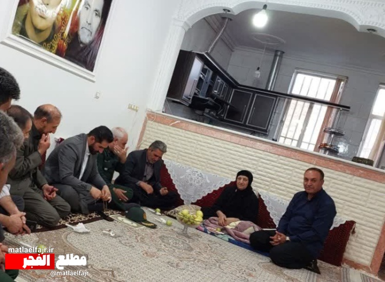 تکریم خانواده  معظم شهدا در دهستان چله گیلانغرب