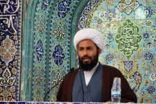 گاهی سکوت کردن، کنار کشیدن، خودش کمک به فتنه است