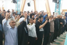 صفوف به هم پیوسته و دشمن شکن مردم  گیلانغرب در مصلای نماز جمعه مسجد جامع +تصاویر
