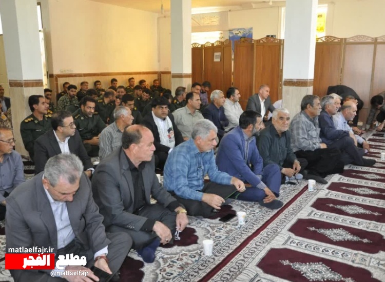 مسئولان گیلان غرب در اولین روز هفته دفاع مقدس با امام جمعه دیدار کردند