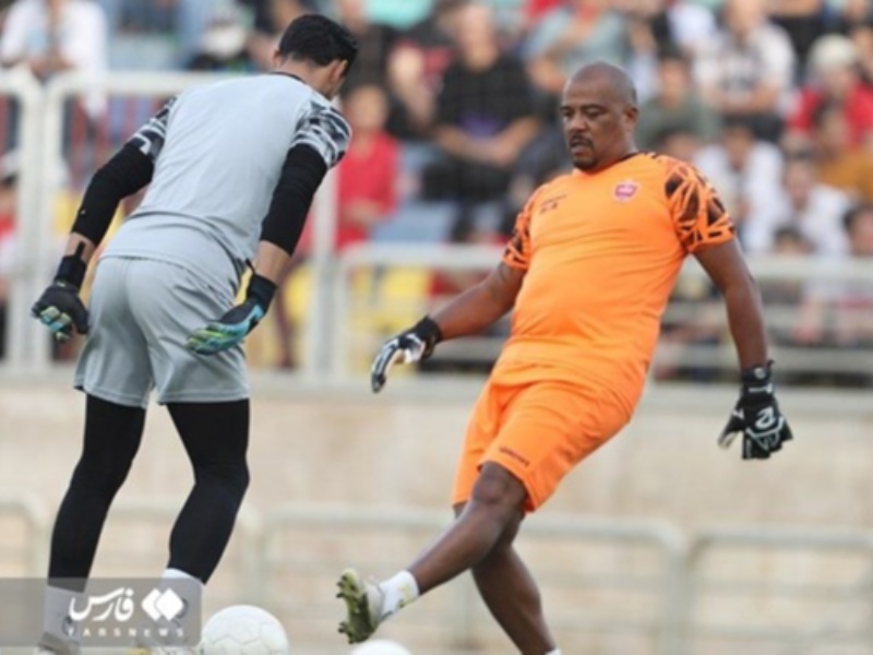 مربی پرسپولیس در راه لیگ ستارگان قطر مربی پرسپولیس در راه لیگ ستارگان قطر