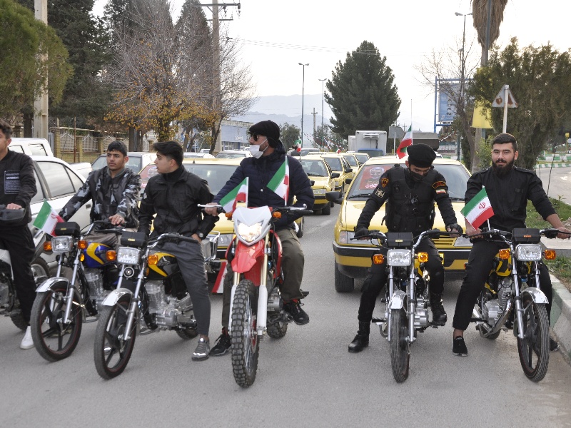 برگزاری رژه خودرویی و موتوری  در گیلانغرب +عکس