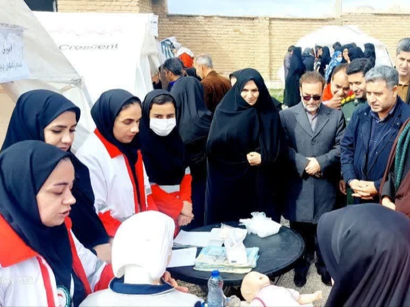 خدمت رسانی کاروان سلامت جمعیت هلال احمر در روستاهای  ویژنان+عکس