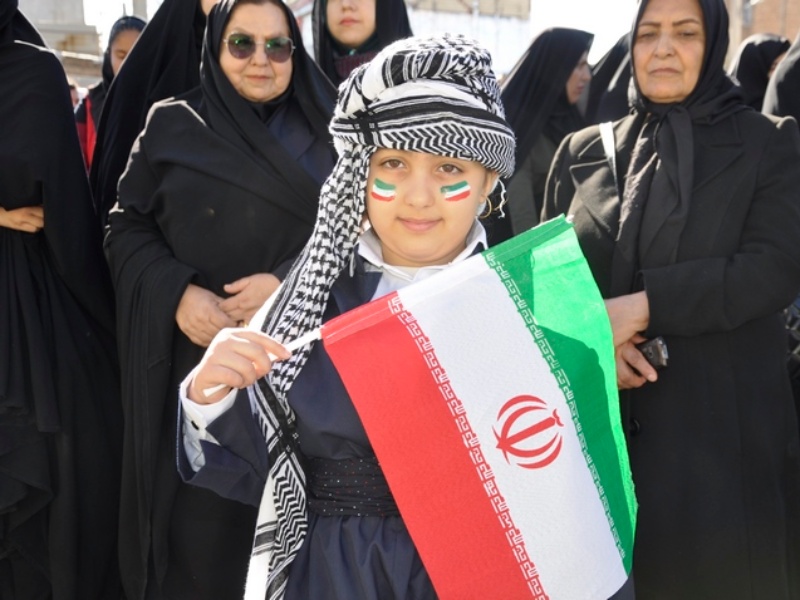 طنین هم نوایی دهه نودی ها با انقلاب+عکس طنین هم نوایی دهه نودی ها با انقلاب+عکس