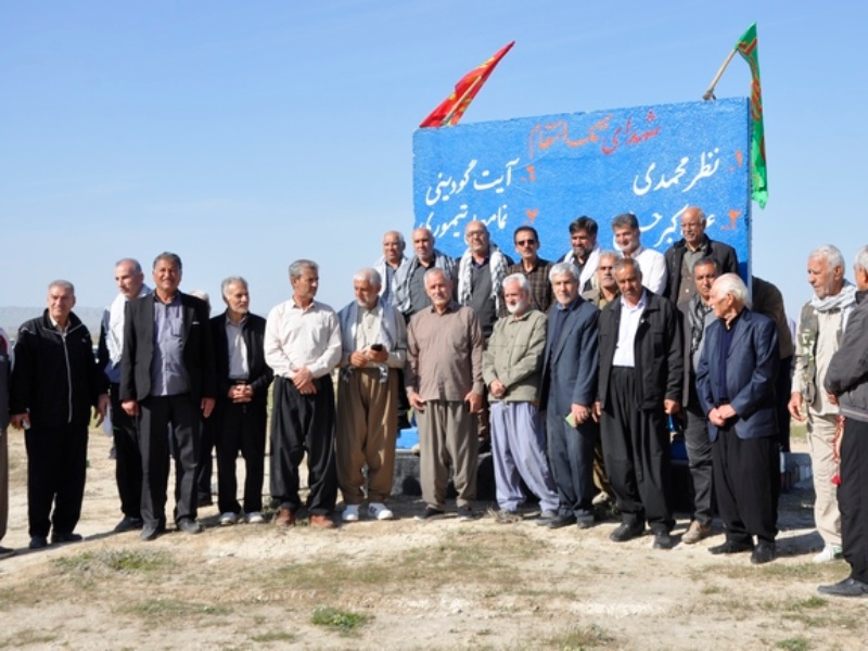 تجدید میثاق رزمندگان تیپ مسلم بن عقیل با ارمانهای شهدا +عکس تجدید میثاق رزمندگان تیپ مسلم بن عقیل با ارمانهای شهدا +عکس