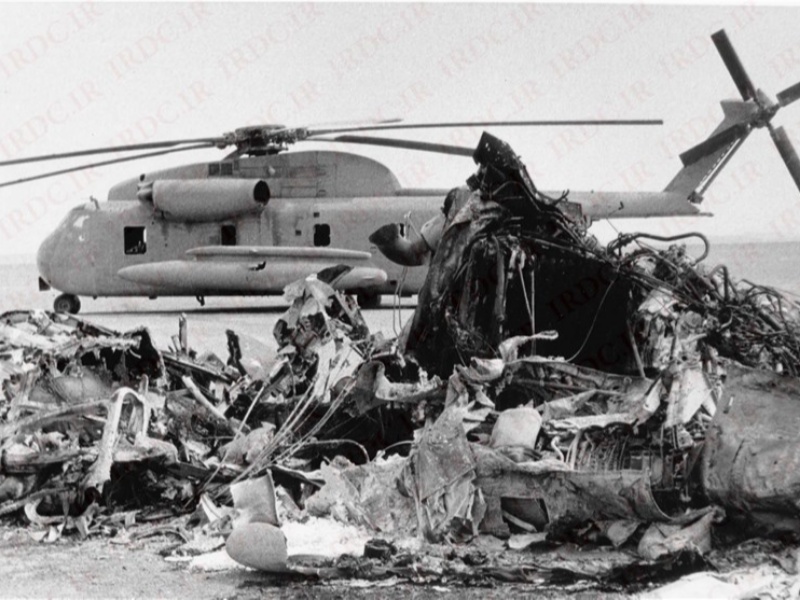 شکست«پنجه عقاب»در صحرای طبس/ غرور آمریکایی زیر شنهای کویر دفن شد شکست«پنجه عقاب»در صحرای طبس/ غرور آمریکایی زیر شنهای کویر دفن شد