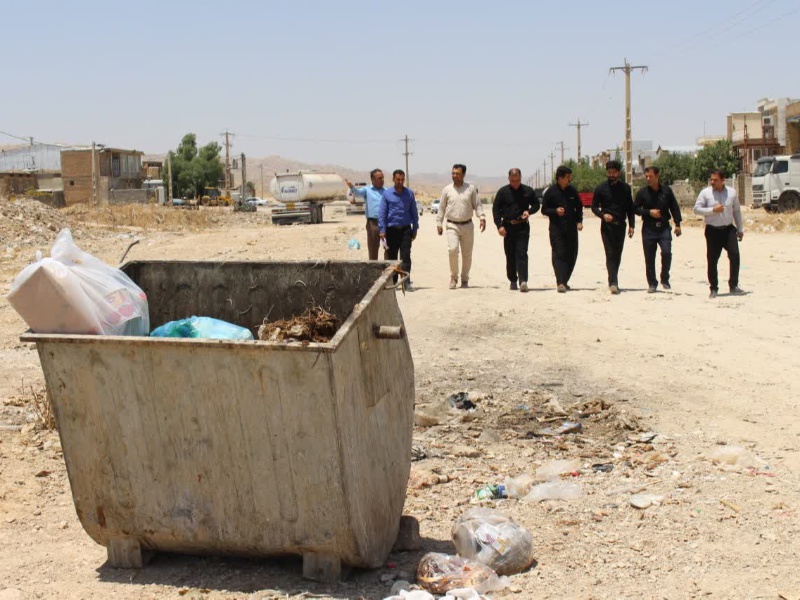 بازدید میدانی شهردار و اعضای شورای اسلامی شهر گیلانغرب از مشکلات مردم+عکس