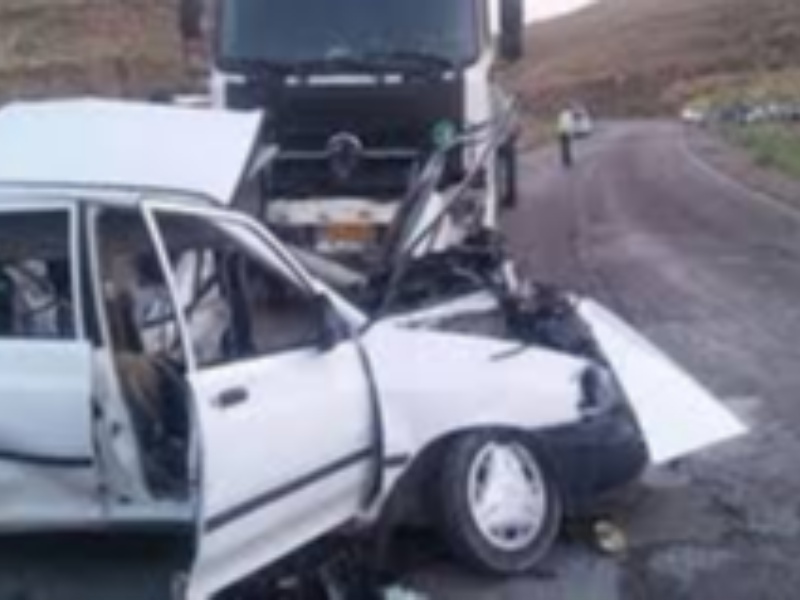 انحراف به چپ در رانندگی مساوی با پایان دادن به زندگی خود و دیگران است انحراف به چپ در رانندگی مساوی با پایان دادن به زندگی خود و دیگران است