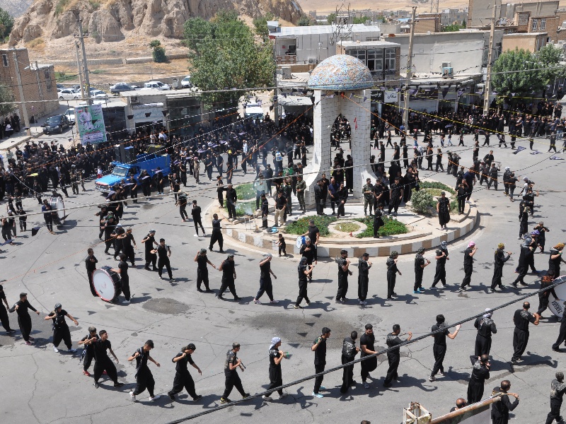 آیین مراسم عزاداری عاشورای حسینی درگیلانغرب برگزار شد