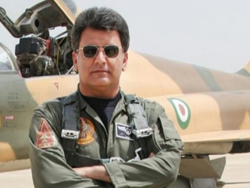 تندیس و ماکت هواپیمای بمب افکن f۵ خلبان شهید منوچهر فتاحی در گیلانغرب نصب میشود تندیس و ماکت هواپیمای بمب افکن f۵ خلبان شهید منوچهر فتاحی در گیلانغرب نصب میشود