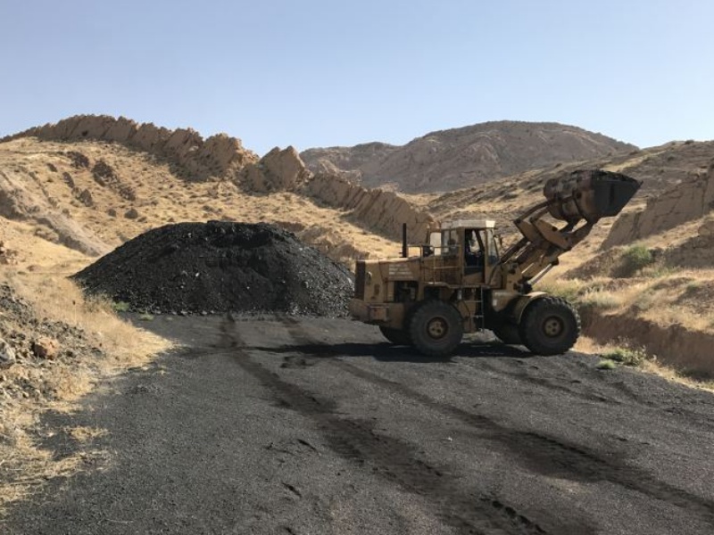 مرکز قیر طبیعی کشور محروم از فرآوری /میلیاردها دلار ثروت در معادن گیلانغرب از دست می رود +تصویر مرکز قیر طبیعی کشور محروم از فرآوری /میلیاردها دلار ثروت در معادن گیلانغرب از دست می رود +تصویر