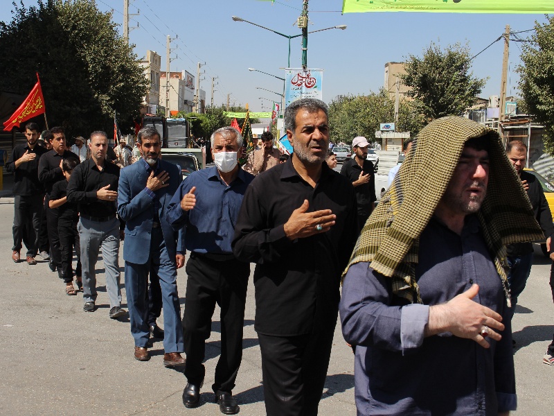 سینه زنی عزاداران گیلانغربی در سالروز شهادت امام حسن عسکری .ع.+عکس سینه زنی عزاداران گیلانغربی در سالروز شهادت امام حسن عسکری .ع.+عکس