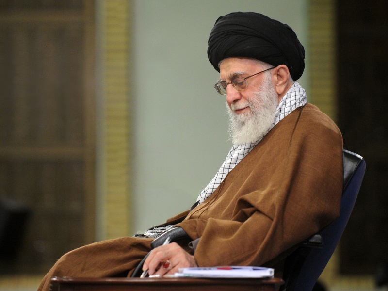 رهبر انقلاب: باید پیام شهیدان را بدرستی بشنویم و از آن بهره گیریم