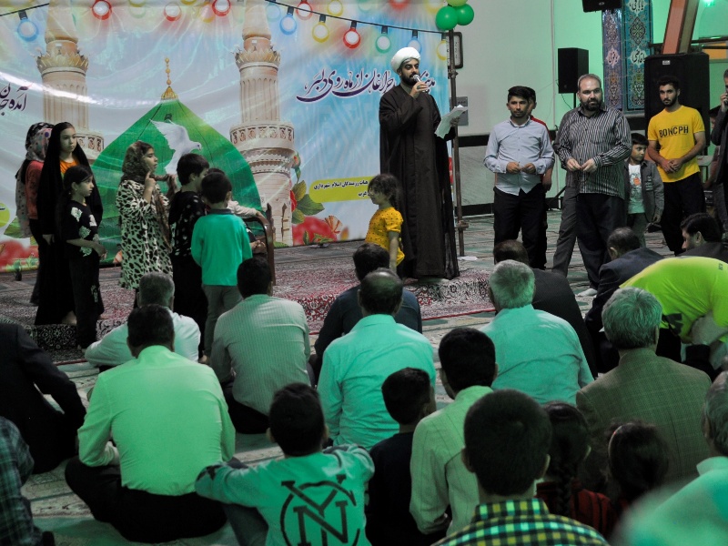 مراسم جشن هفته وحدت در گیلان غرب برگزار شد +عکس