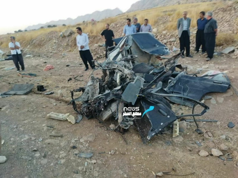 حادثه رانندگی شدید بین خودرو تریلی و پراید در گیلانغرب +عکس