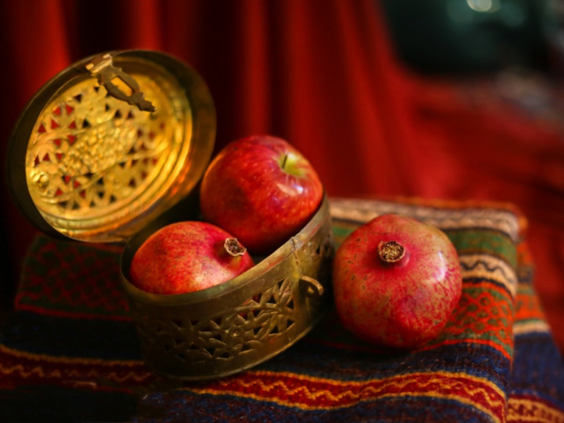 قطار مهر ومحبت با"یلدا دختر باستانی" ایران