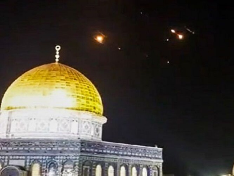 موشک‌های ایرانی گنبد آهنین را شکست/بیش از ۳۰۰ پهپاد به اسرائیل شلیک شد