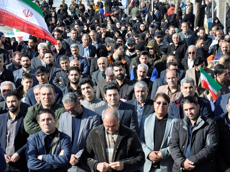 حضور حد اکثری مردم گیلانغرب در راهپیمایی 22 بهمن+عکس