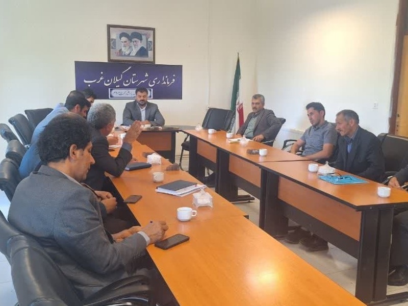 فرماندارگیلانغرب یک ماه برای تفکیک و واگذاری “زمینهای مسکن ملی” فرصت داد