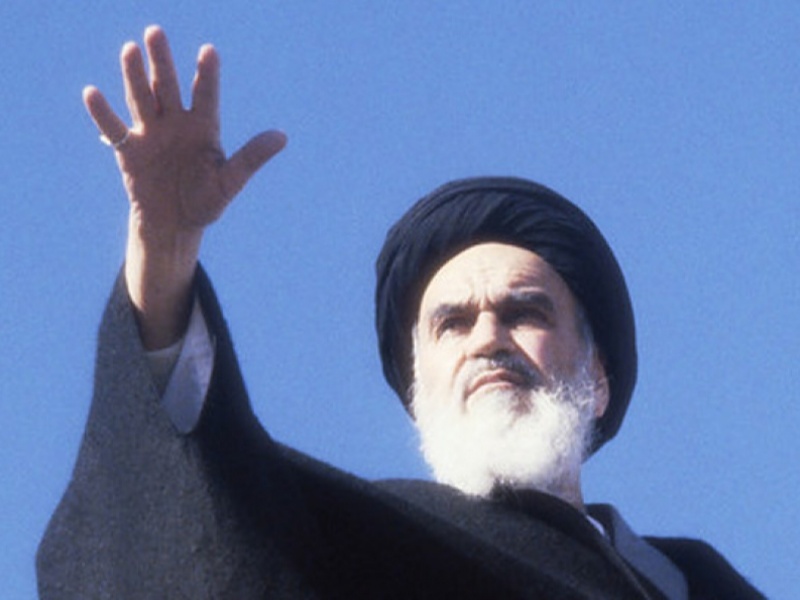 انقلاب اما م راحل یک انقلاب فرهنگی و ایدئولوژیک با ابعاد مختلف است انقلاب اما م راحل یک انقلاب فرهنگی و ایدئولوژیک با ابعاد مختلف است