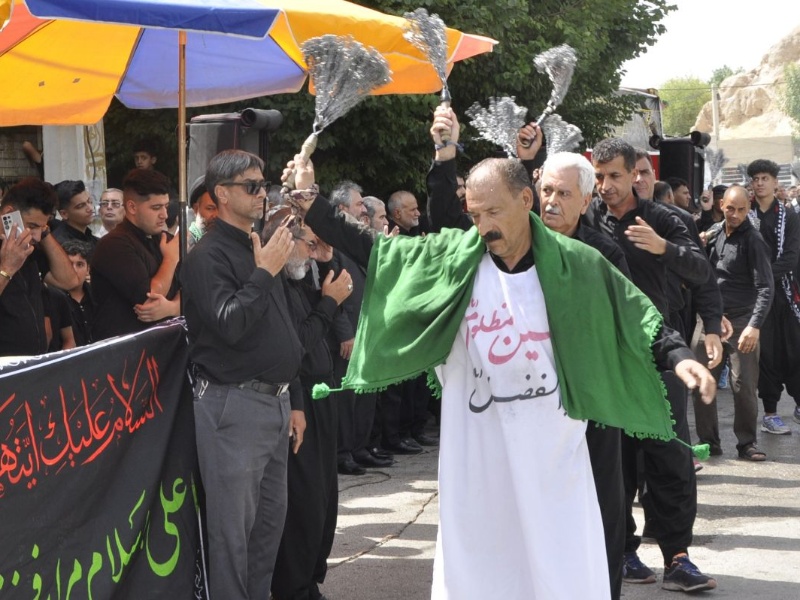 طنین ندای لبیک یا حسین (ع) گیلانغربی‌ها در روز تاسوعای حسینی+عکس