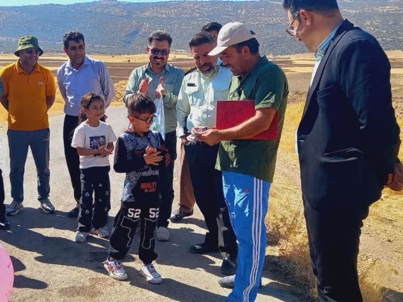 پیاده‌روی خانوادگی در شهر سرمست گیلانغرب برگزار شد+عکس